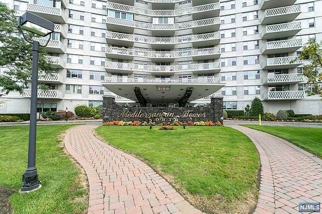 1st image of 2100 Linwood Ave APT 22K