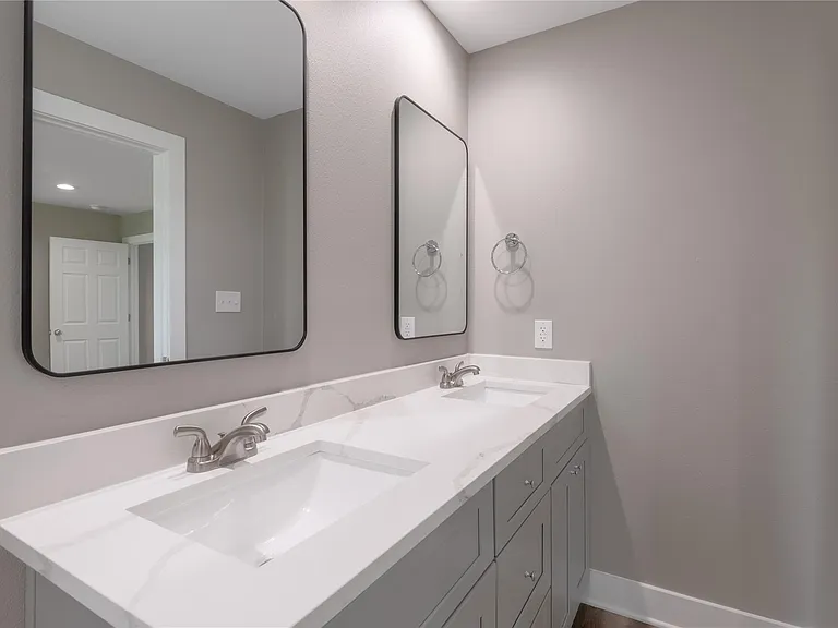 140 N Shady Oaks Dr — Photo 18