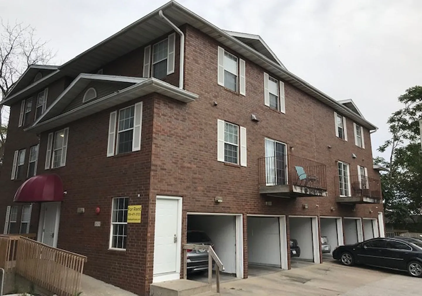 219 E Harrison St. — Photo 1