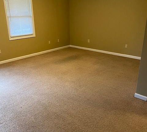 3rd image of 401 Garden City Dr
