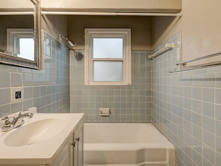 2849 Cambridge Ct — Photo 15