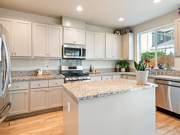 2nd image of 1461 Cecilia Drive