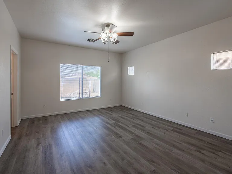 17212 W Saguaro Ln — Photo 10