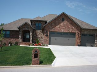 387 N Niangua Dr, Nixa, MO 65714