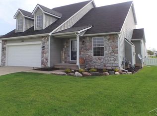 624 Sunflower Dr, Linden, MI 48451