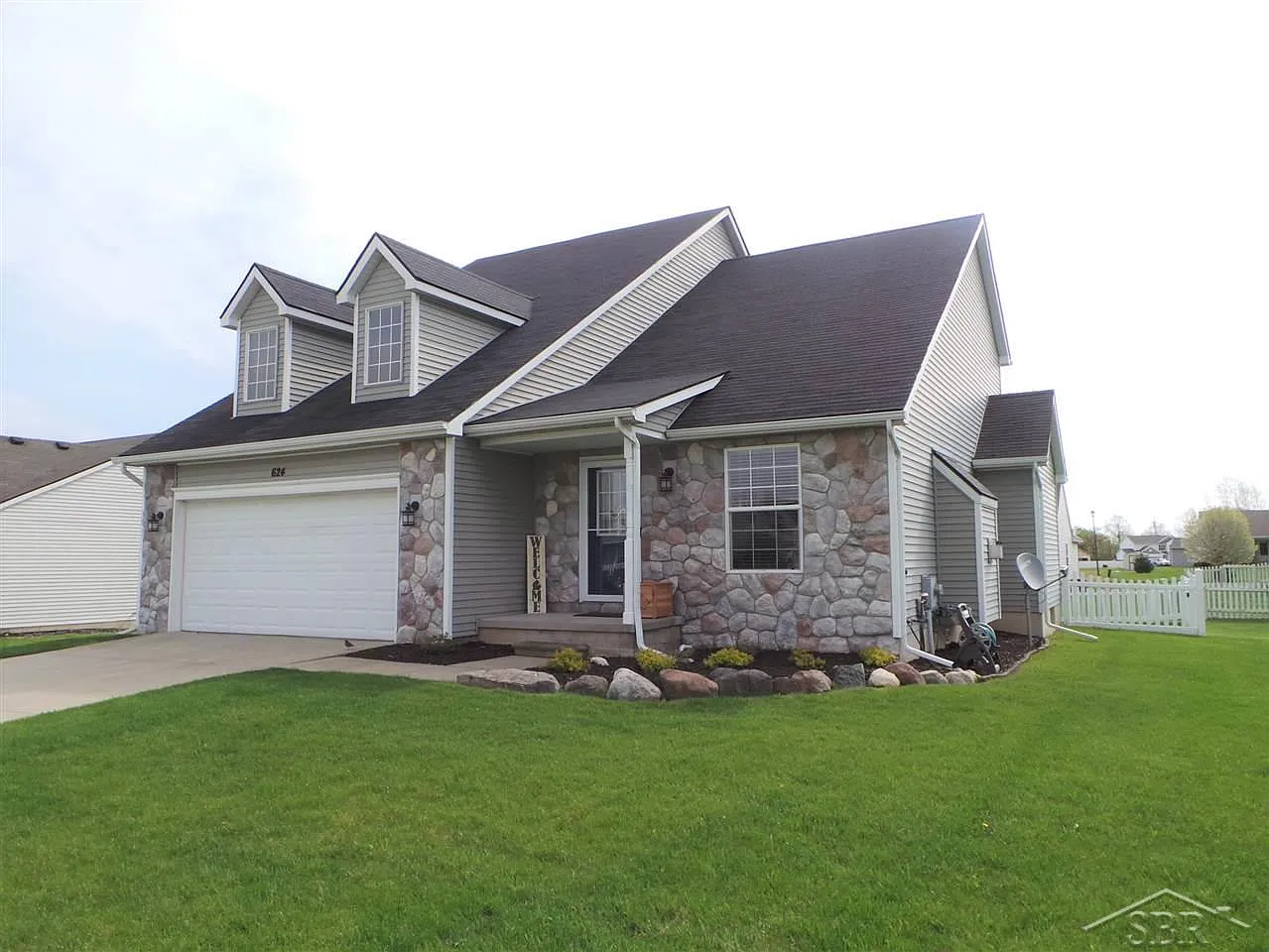 624 Sunflower Dr photo 1