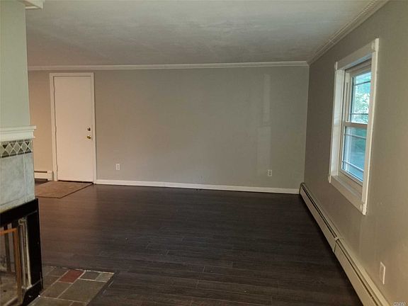 3rd image of 7 Hornleaf Ln
