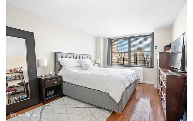 Rented by Douglas Elliman | media 9