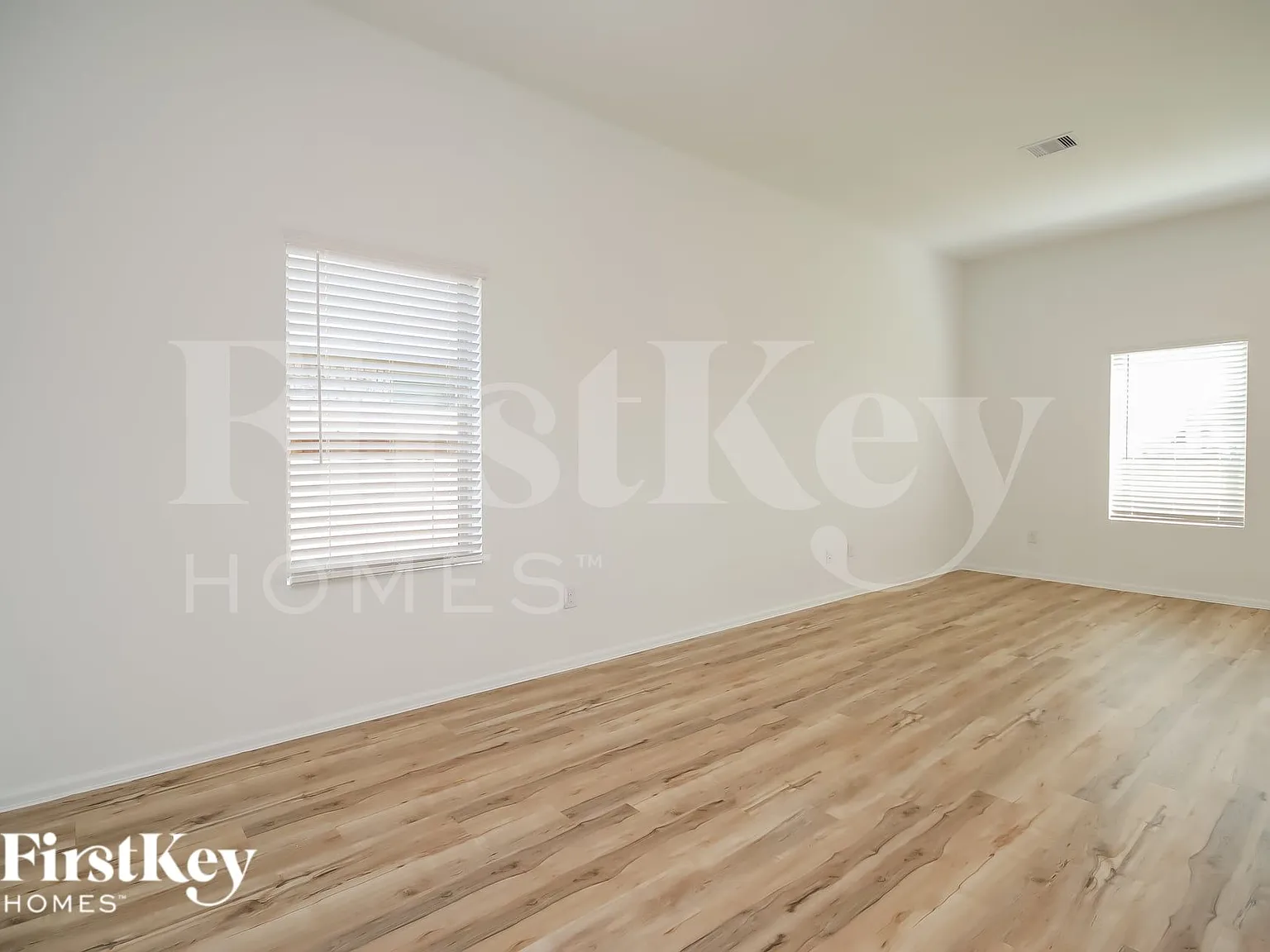 4 bed, 2.5 bath, 2119 sqft, $2,595 — Photo 3