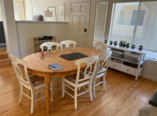 2012 Stonefield Ln, Santa Rosa, CA 95403