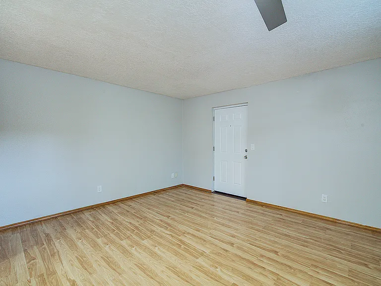 8500 Linden Ave N #B2 — Photo 5