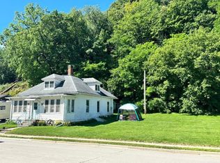 891 S Front St, Lansing, IA 52151