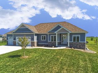 5218 Windrose Ln, Ames, IA 50014