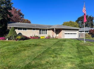 7387 Rosewood Cir, North Syracuse, NY 13212