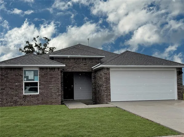 3010 Laredo Ln, Centerton, AR 72736