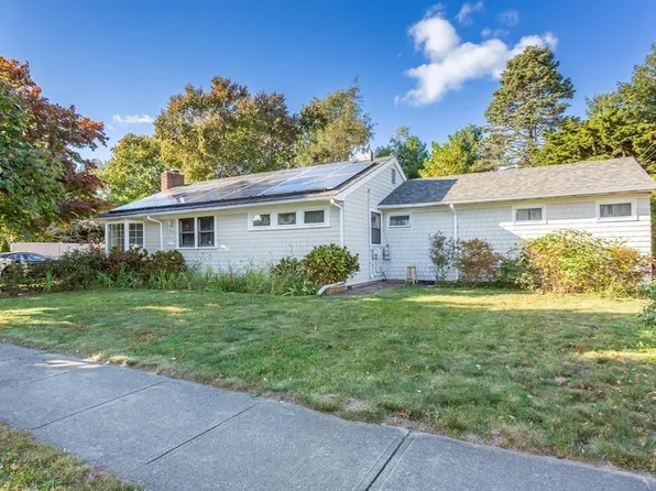 209 Jarry St, New Bedford, MA 02745