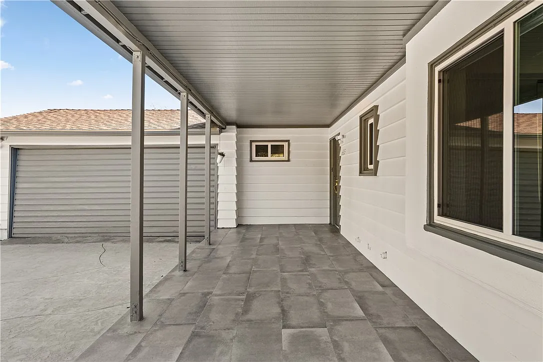 4 bed, 2030 sqft, $6,000 — Photo 3