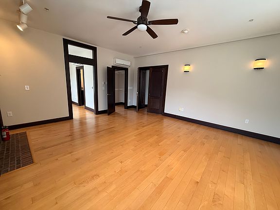 4th image of 147 Pine St #F41043a87