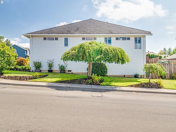 3rd image of 5408 SE Woodland Dr