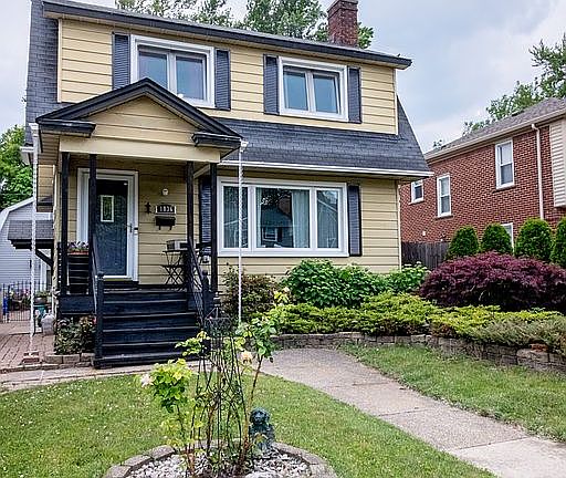 2nd image of 1036 Irving Ave
