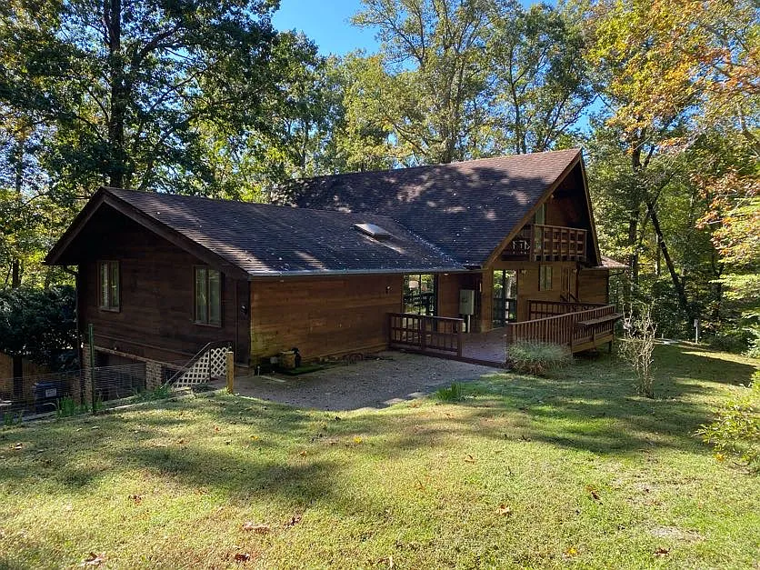 5 bed, 120 sqft, $1,050 — Photo 2