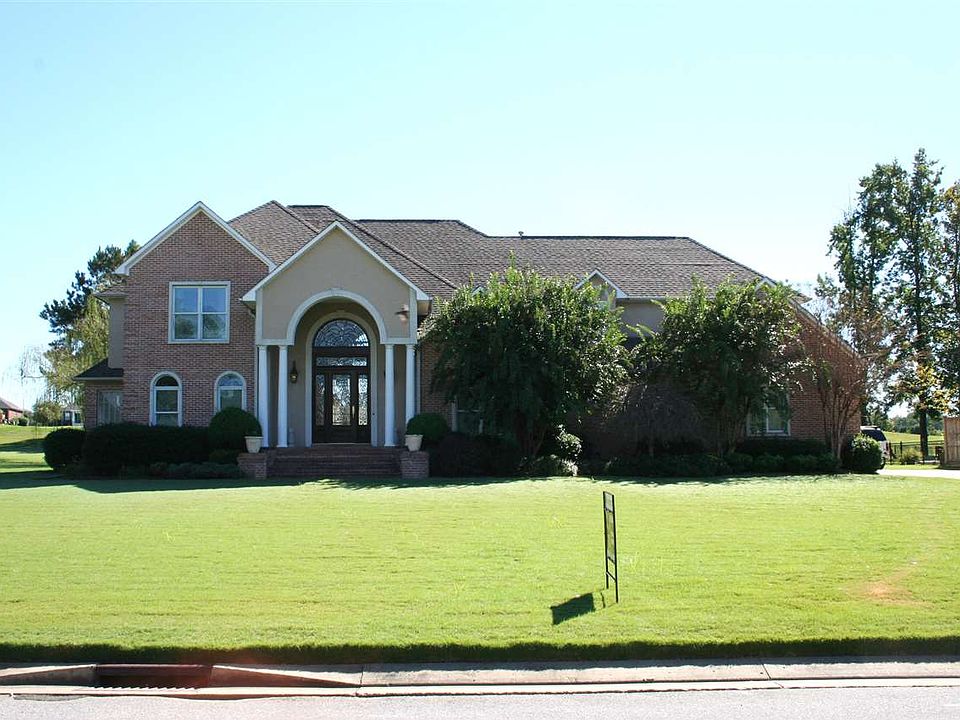 1st image of 1810 Club House Dr