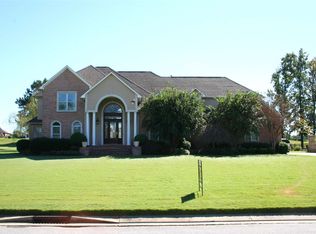 1810 Club House Dr, Dyersburg, TN 38024