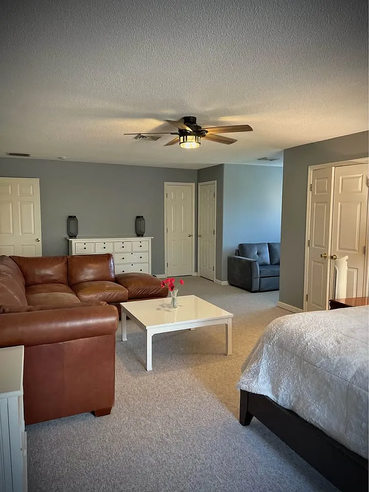 1 bed, 1400 sqft, $1,800 — Photo 2