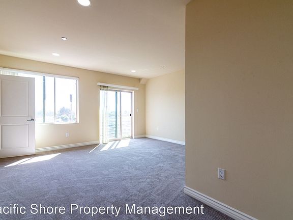 3rd image of 16023 Vanowen St APT 10