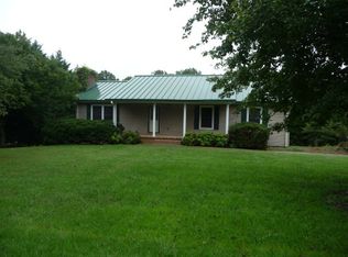 1954 Crestdale Ln, Newton, NC 28658