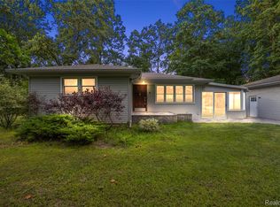 350 Casemer Rd, Lake Orion, MI 48360