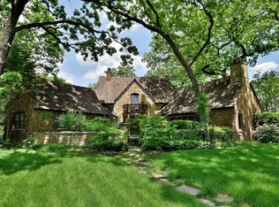 172 Maplewood Rd, Riverside, IL 60546