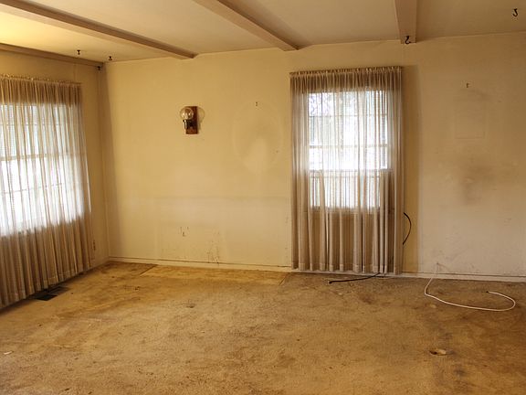 2nd image of 2941 Atlas Ave
