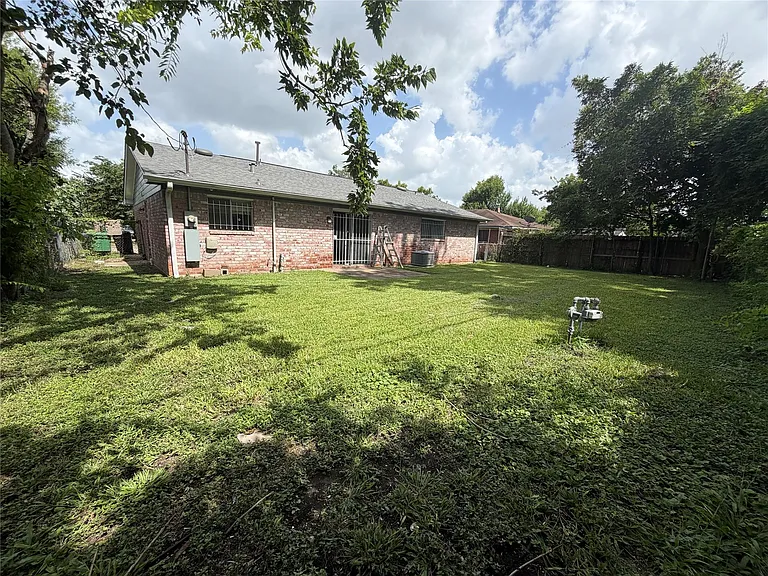 4142 Brookston St — Photo 15