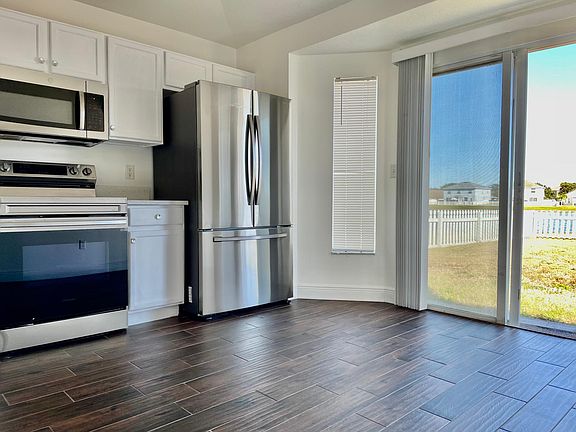 5th image of 8019 Canterbury Lake Blvd