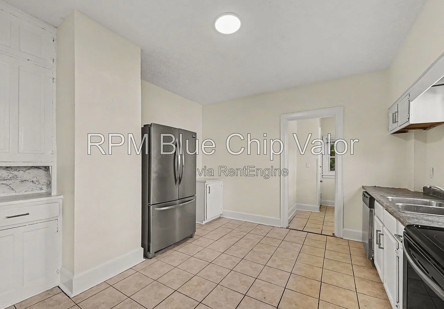 2 bed, 1.0 bath, 1160 sqft, $1,225 — Photo 2