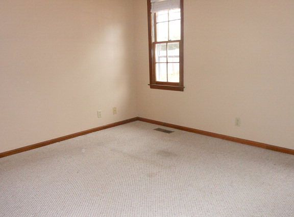 5th image of 4266 Holly Hill Dr #128