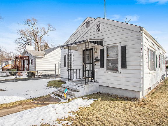 2nd image of 550 E May St
