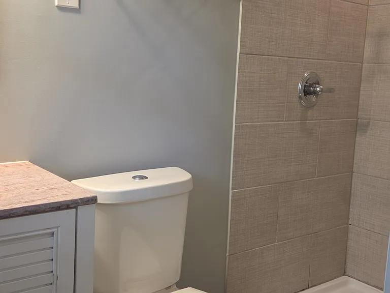 612 Dupont Dr — Photo 9