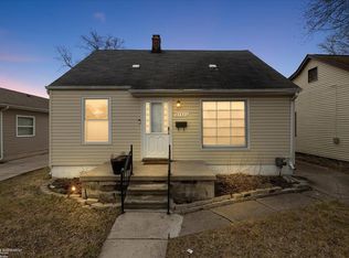 27320 Ridgewood St, Roseville, MI 48066