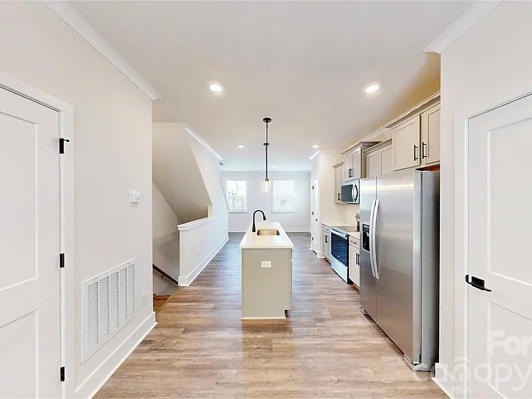 3640 Spencer St — Photo 6