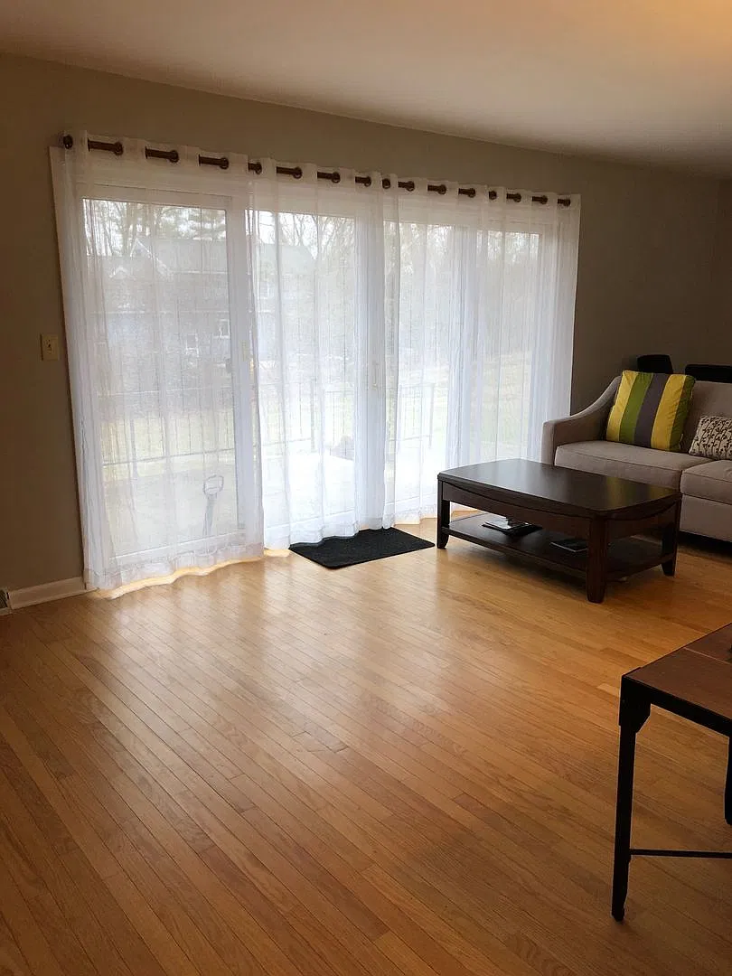 Charming 5 BD/3 BA down the street from Kelley and Luddy! — Photo 3