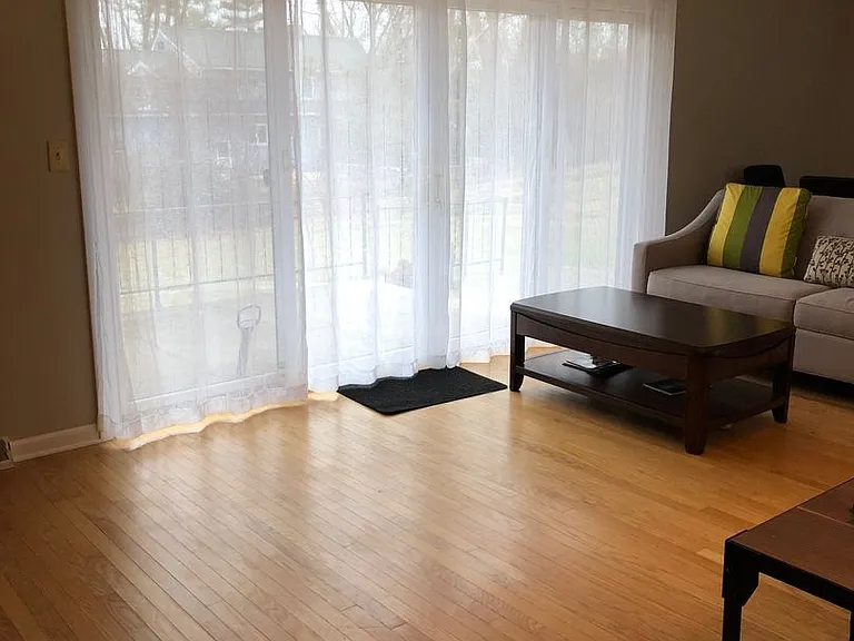 3511 E Hollywood Dr — Photo 3