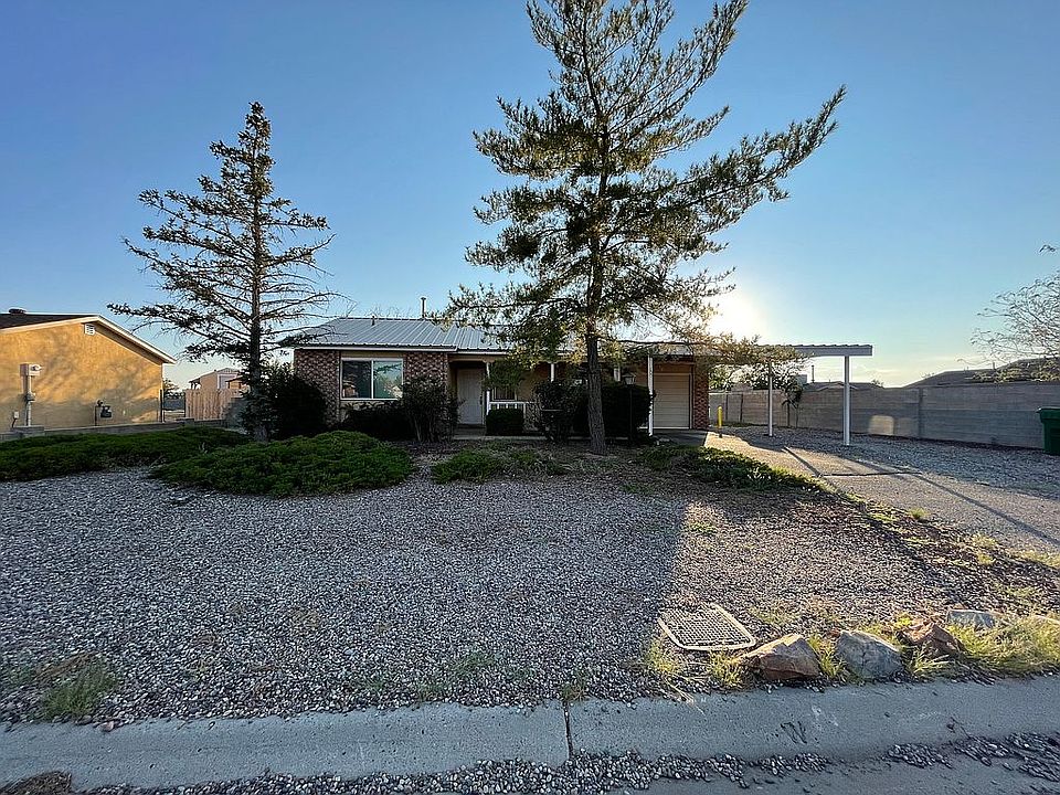 1st image of 400 Vancouver Pl SE
