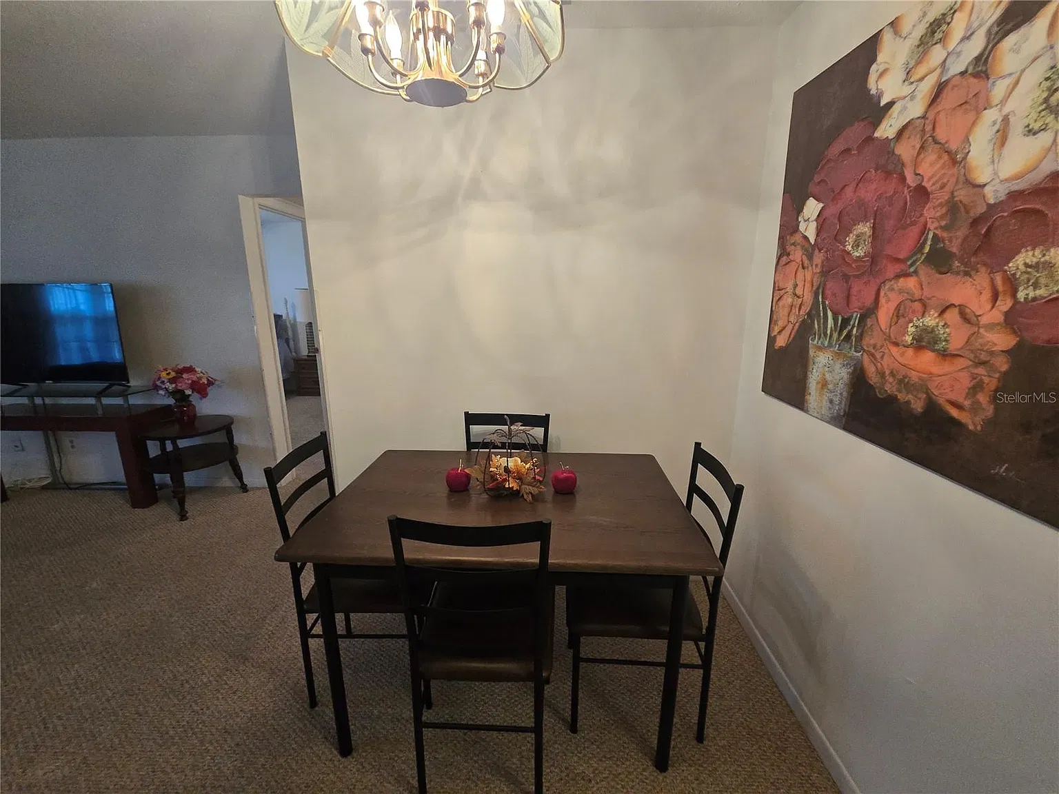 2 bed, 1010 sqft, $1,350 — Photo 4