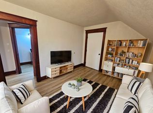 318 8th St #1/2, Beloit, WI 53511