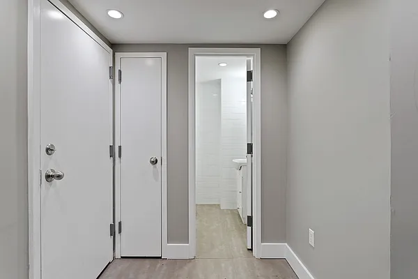 Rented by Safdie Realty Group | media 33