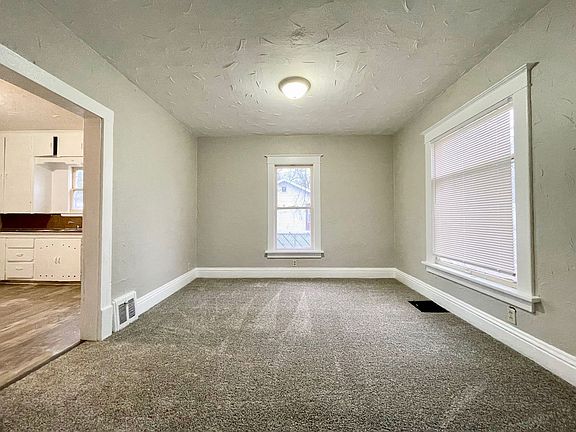 4th image of 2816 Park St