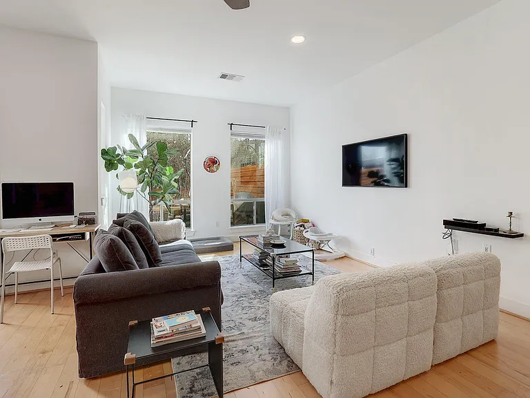 2209 Thornton Rd #A — Photo 6