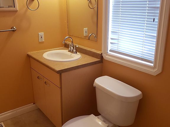 4th image of 184 Palomino Close #184
